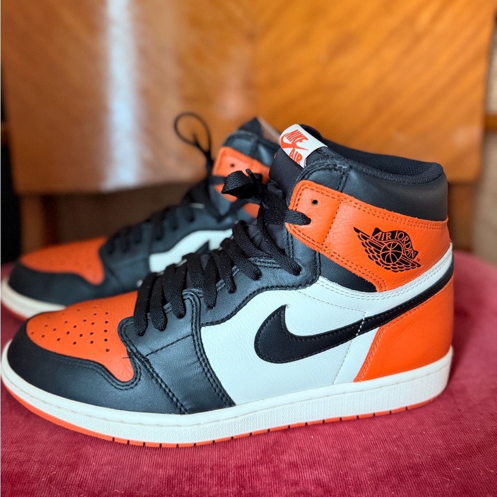 Nike Air Jordan 1 Shattered Backboard Sneaker